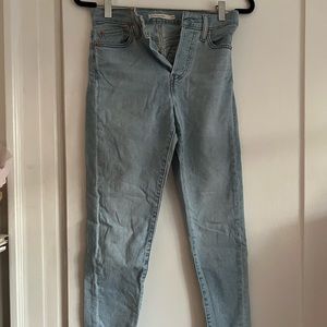 Levi’s Wedgie Skinny Jeans